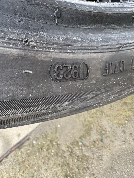 275/35R202 continental Eco contact 6