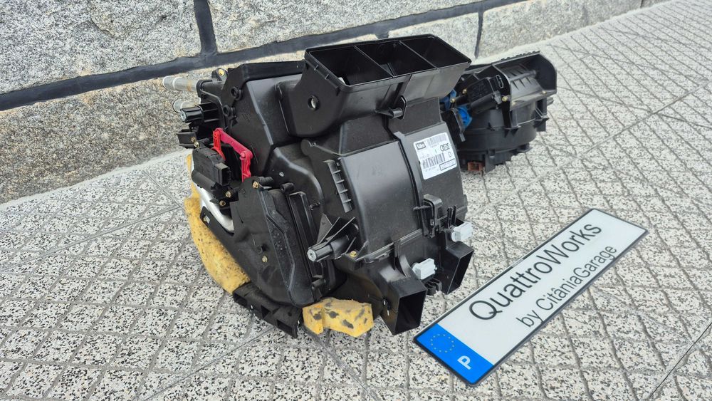 Caixa Sofagem ar condicionado Completa Audi A4 B6 B7 8E  Ref. 8E1820005H original em excelente estado