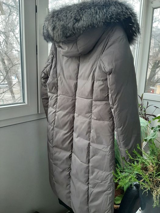 Пуховик жіночий колір сірий
