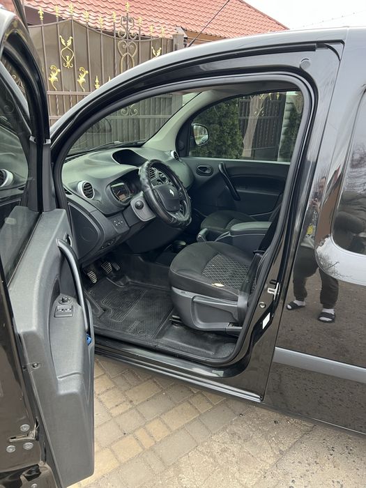 Renault.    kangoo