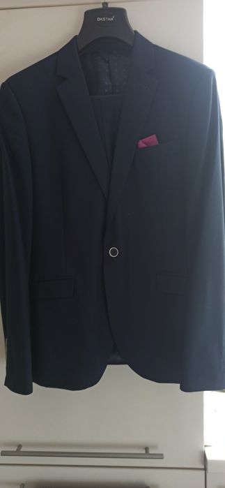 Garnitur męski Dastan plus mucha i krawat Gratis koszule!