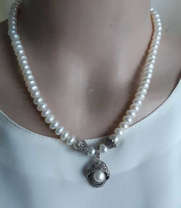 Винтажное колье из натурального жемчуга с серебряной подвеской