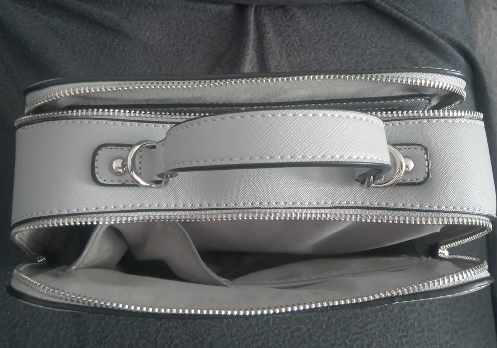 Sprzedam torebkę/kuferek