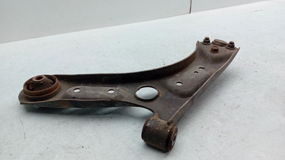 Braço de suspensão frente direito HYUNDAI Kauai (OS)