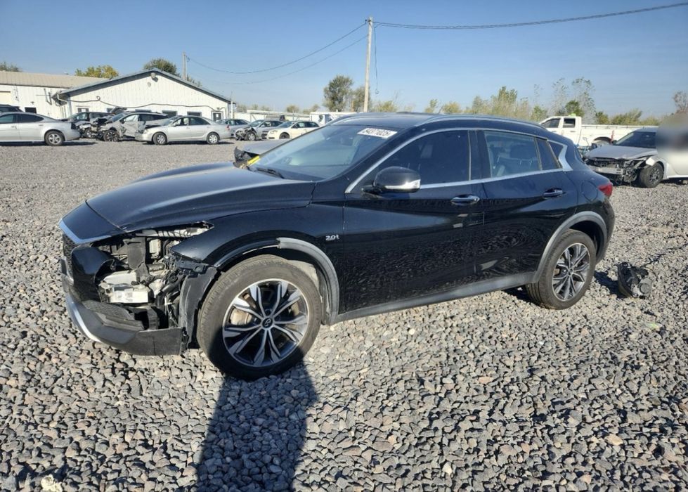 Infiniti QX30 2017 Інфініті Luxury мах комплектація