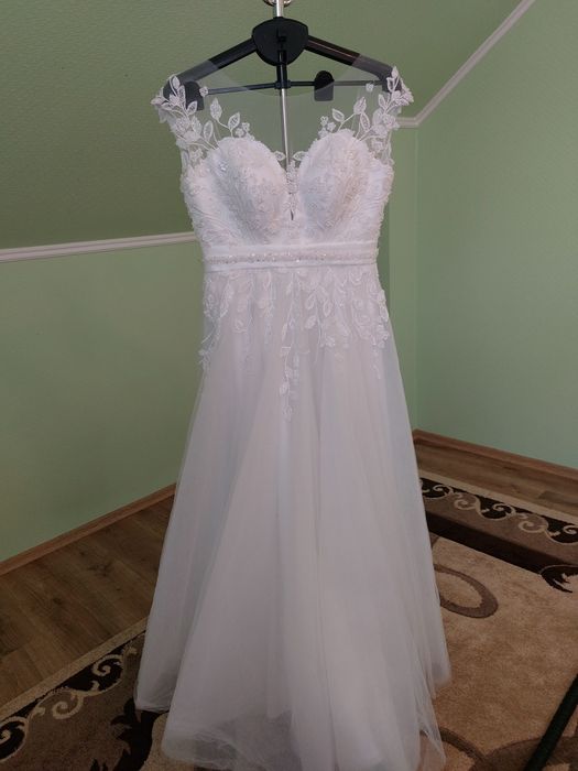 Продам сукню на випускний