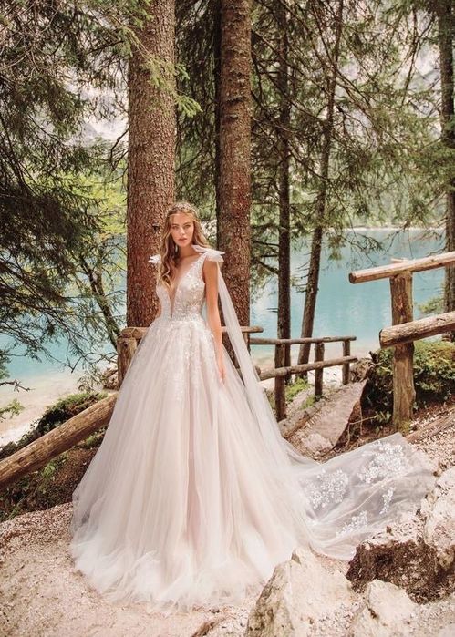 Нова весільна сукня