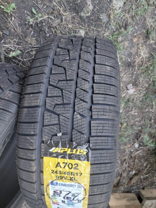 Комплект зимових шин Aplus pro snow 245/45/R17