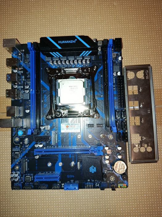 Материнська плата Huananzhi X99-QD4