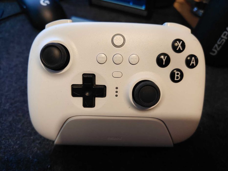 8Bitdo Controller, White with dock