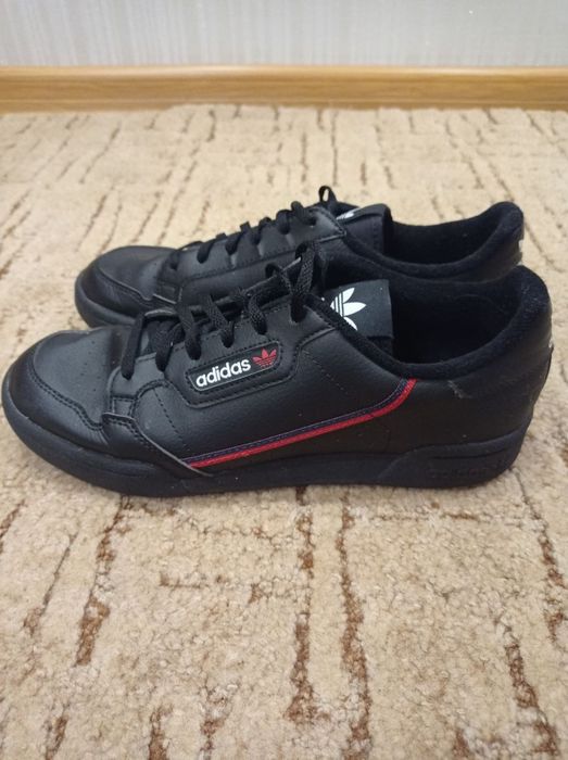 Кроссовки Adidas Continental 8.