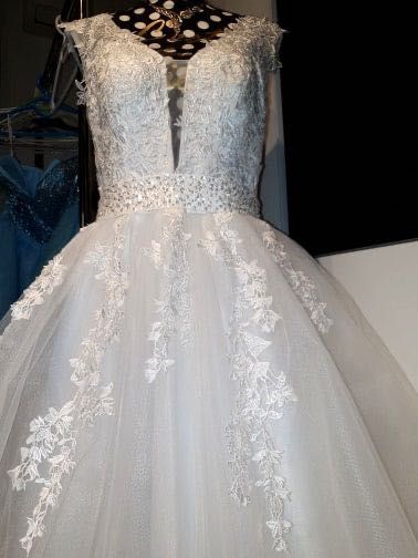 suknia ślubna koronka dekolt V plecy V 36 S