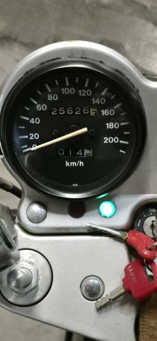 Suzuki GS500E em bom estado