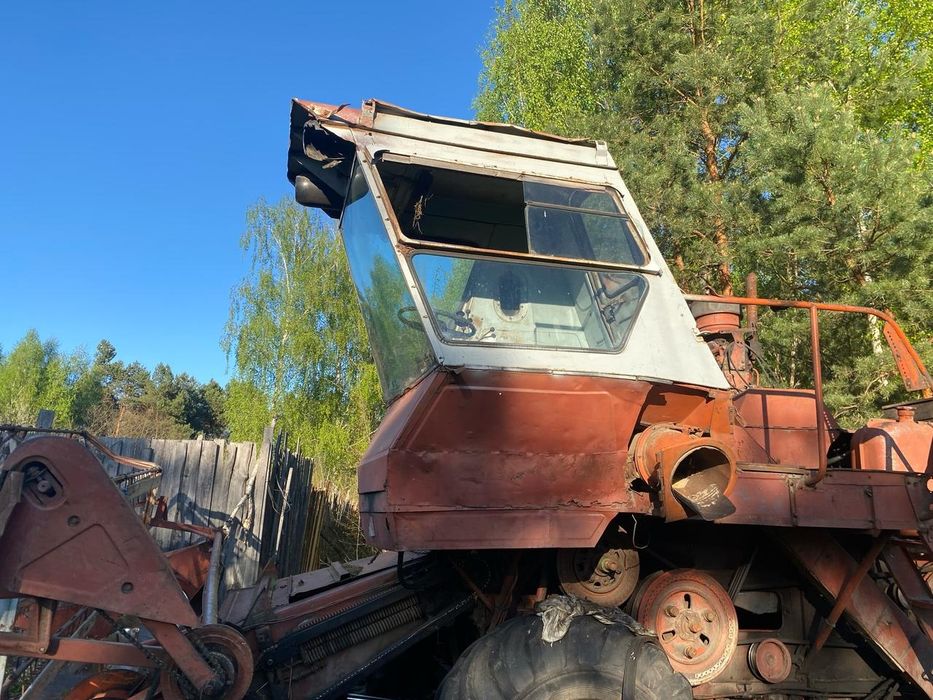 Комбайн Нива 80000грн.