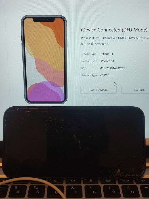 Продам телефон iPhone 11