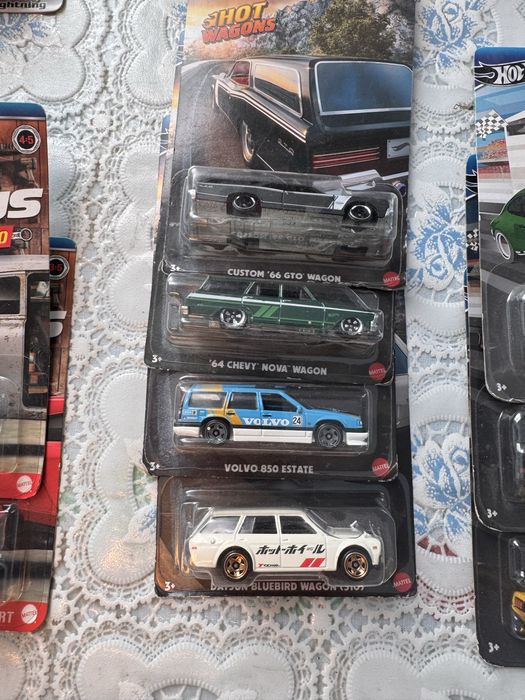 Машинки hot wheels