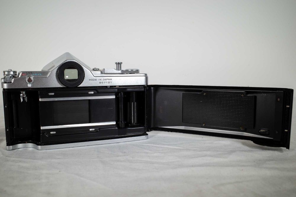 Konica Auto-Reflex half frame