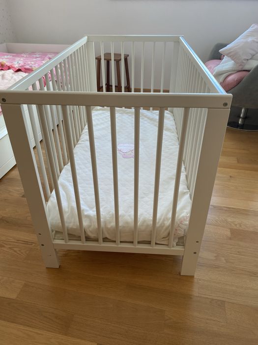 Berço de bebé com colcão incluido