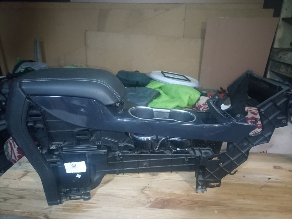 Підлокітник, консоль C-MAX mk 2