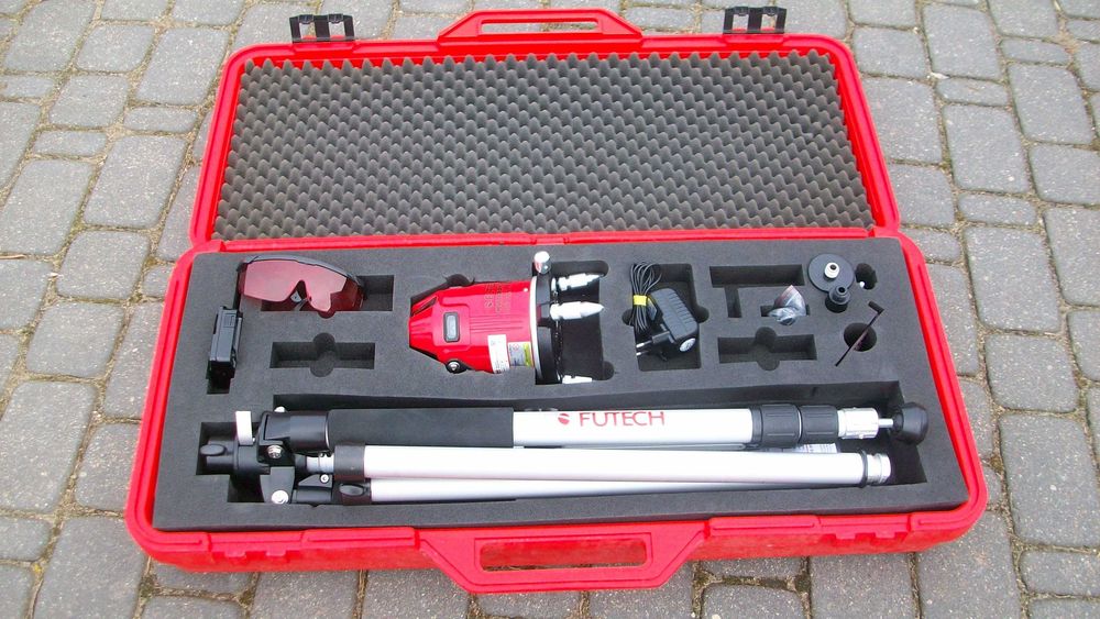 laser krzyżowy Futech multicross 8 - niwelator + statyw