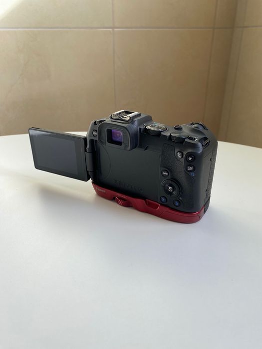 Canon EOS RP + 2 baterias + 1 bolsa Canon
