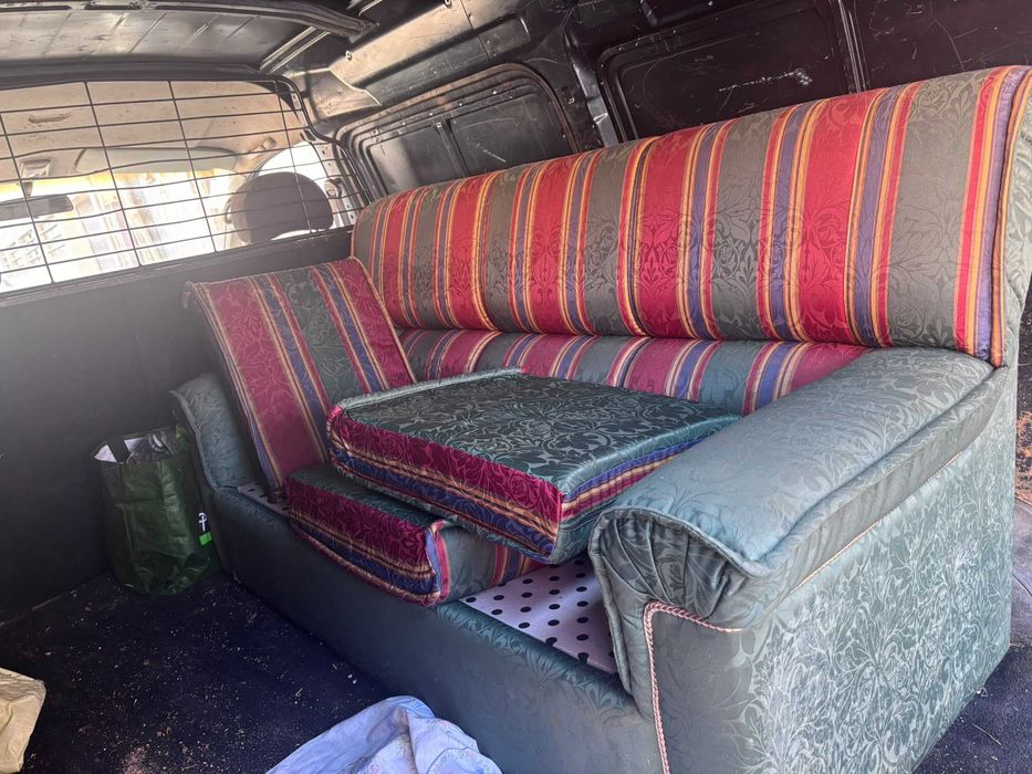 Sofá cama em tecido como novo