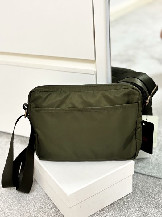 Нейлонова сумка levi’s® mission bay crossbody bag