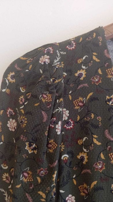 Vestido leve padrão floral