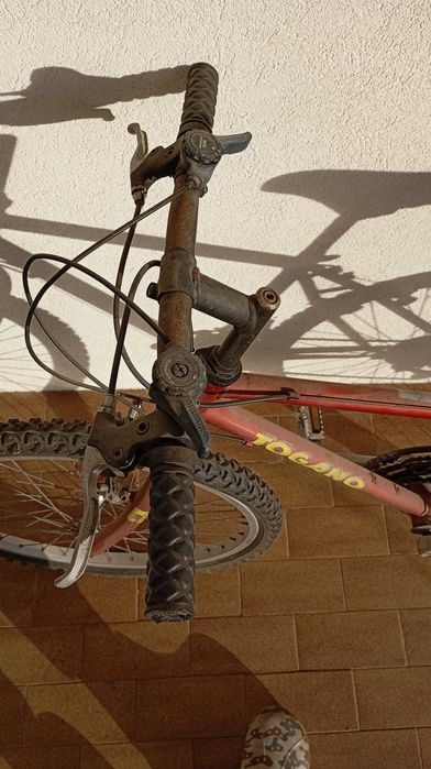 Bicicleta vermelha Togano
