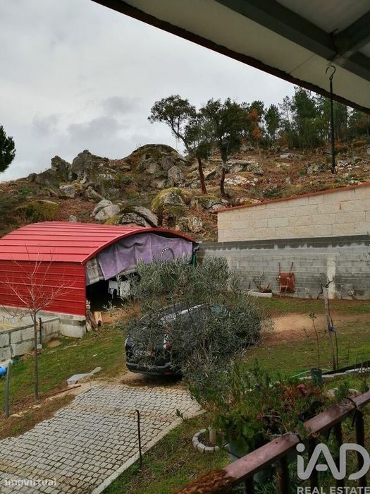 Prédio T4 em Loivos e Póvoa de Agrações de 550,00 m2