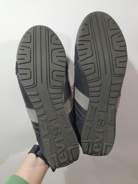 Levi's чоловічі шкіряні кросівки сині оригінал р. 42
