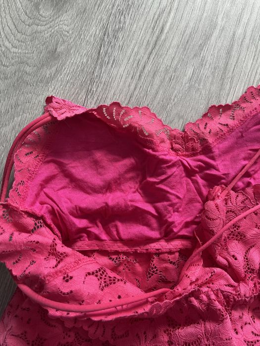 Top ZARA em renda cor de rosa