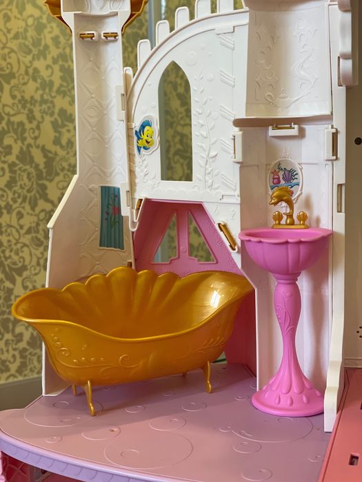 Замок Дісней з музикою і світлом Disney Princess