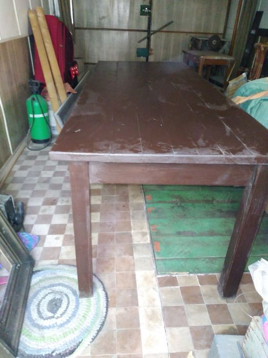 Стол из массива дерева