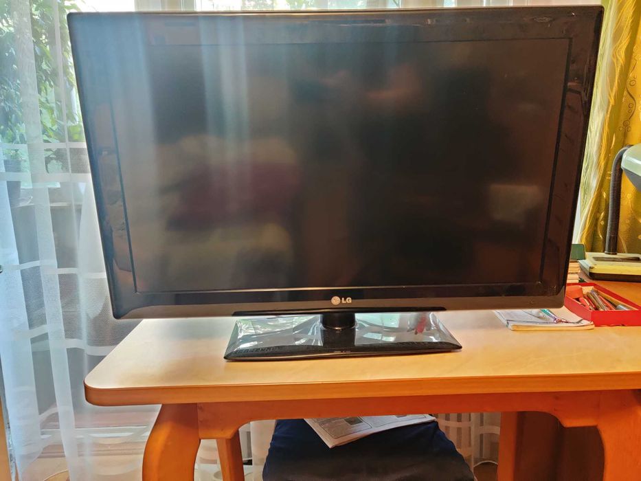 Прода телевизор LG 32LD650