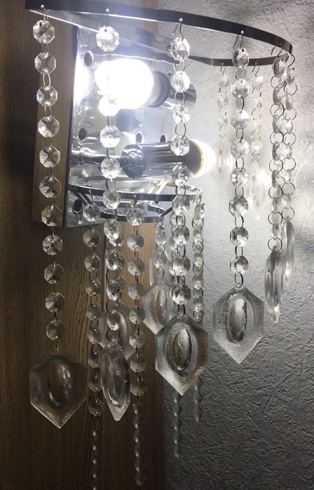 Красиве кришталеве настінне бра