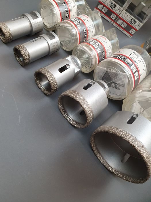 Набір BOSCH алмазних коронок . Алмазная коронка BOSCH на болгарк