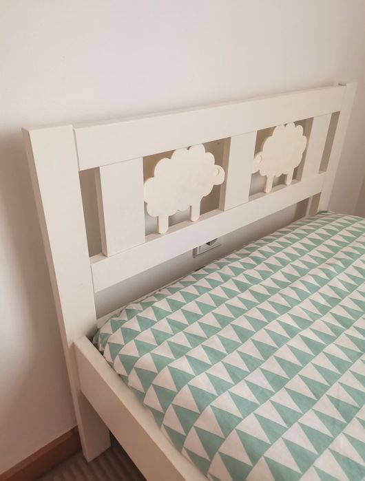 Camas de criança como novas