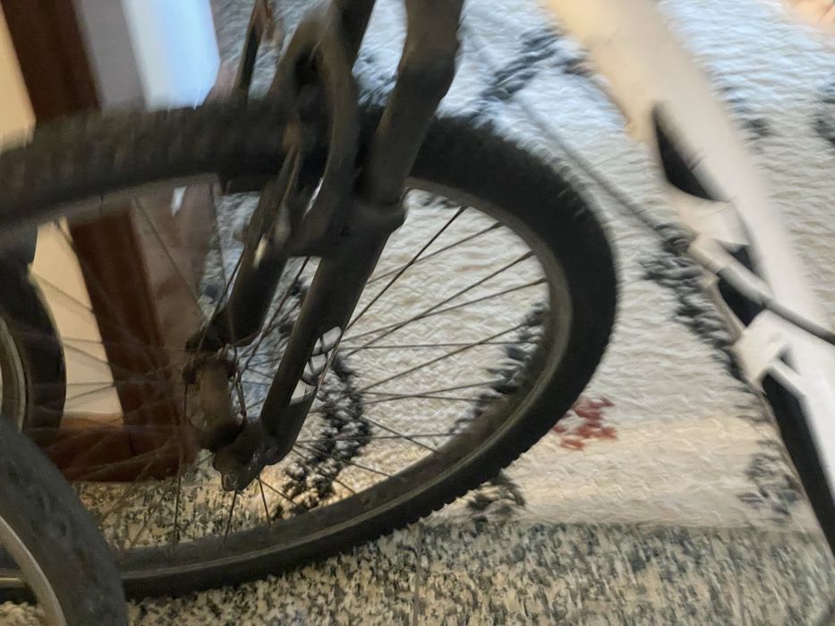Vendo uma bicicleta usada em bom estado ! Precusa arrunar o freio!