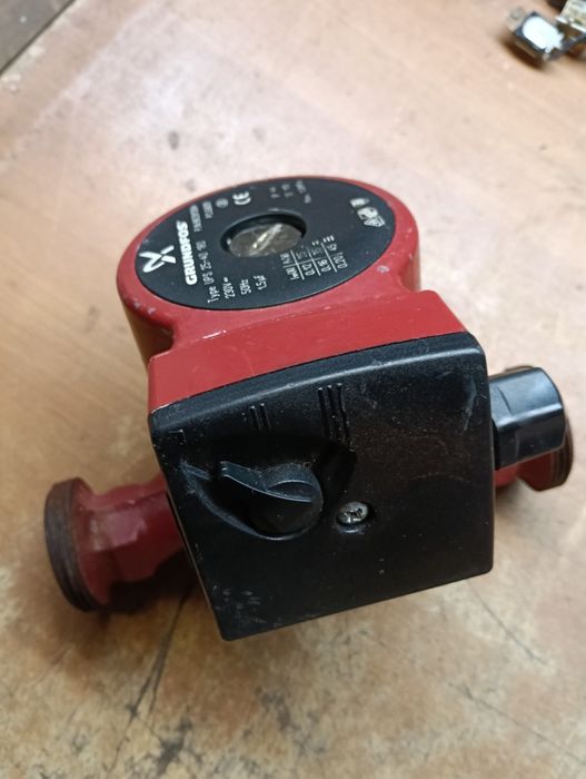 Grundfos UPS 25-40. 180.