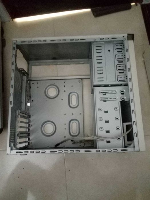 Caixa de computador fixo
