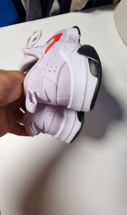 Жіночі круті кросовки  nike air zoom 40.5 розмір