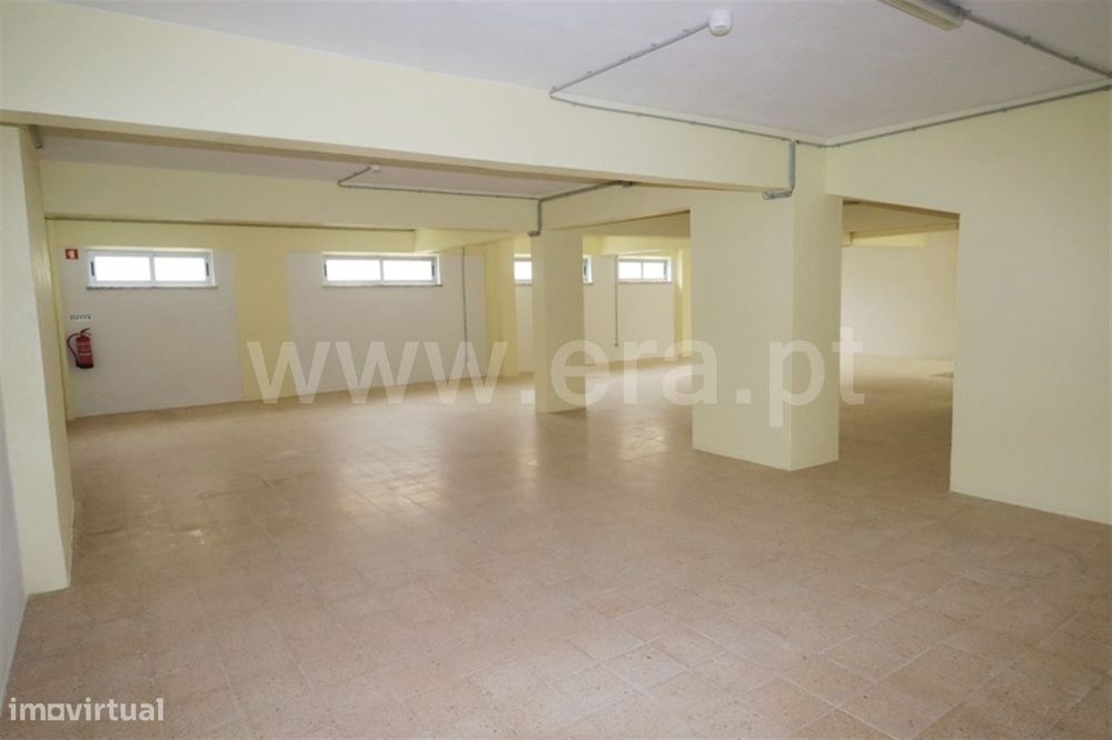 Armazem 180m2; Arrentela, Paio Pires