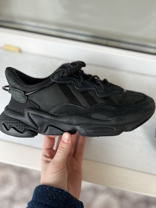 Кросівки adidas ozweego