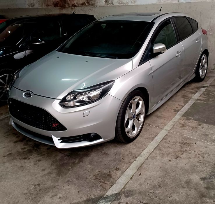 Ford Focus 2.0 ST Ecoboost 250cv c/ novo