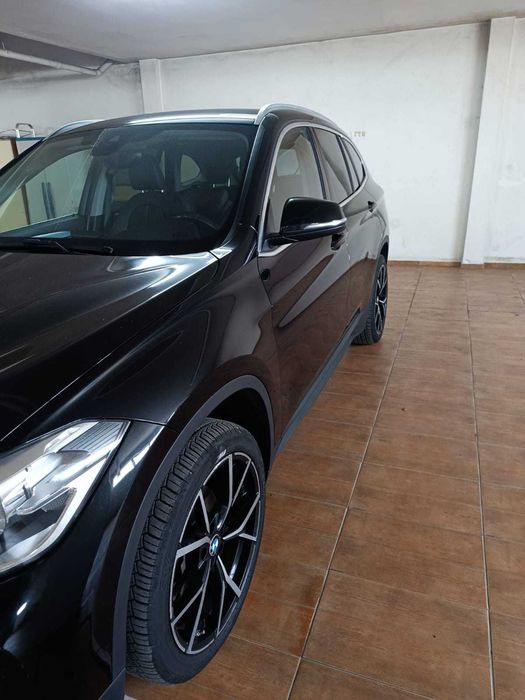BMW X1 sDrive16d de 2018, com 178.000 km, com Jantes 19 Averbadas