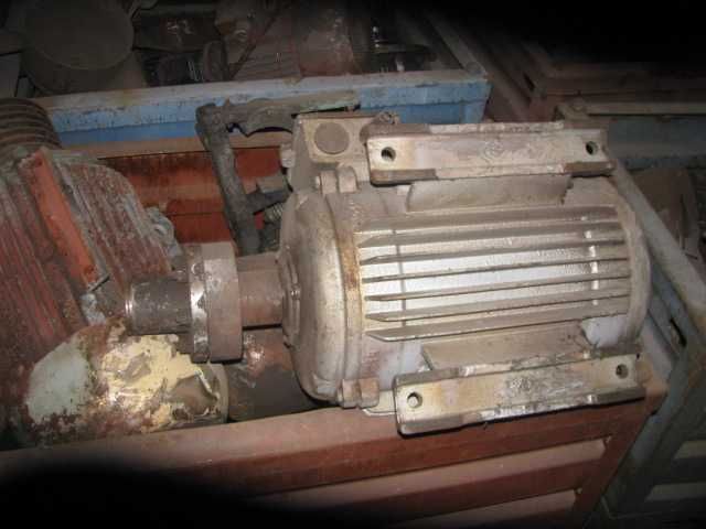 Електричний трьох-фазний двигун на лапах 3 кВт х 1500 об-хв.