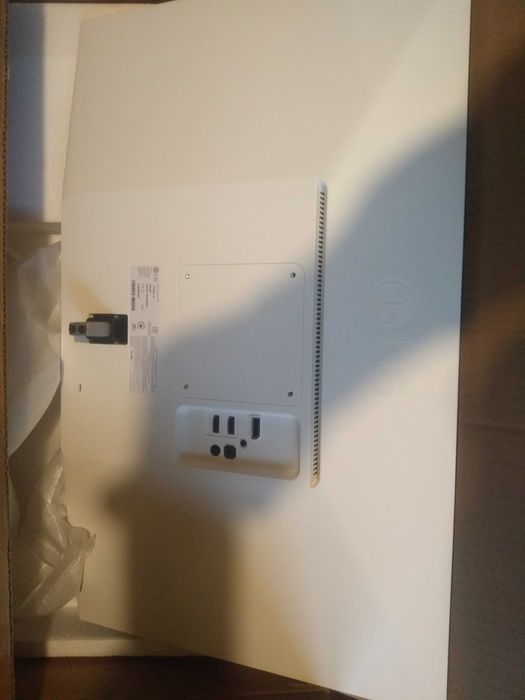 4K монітор LG 27UL500 практически новый.