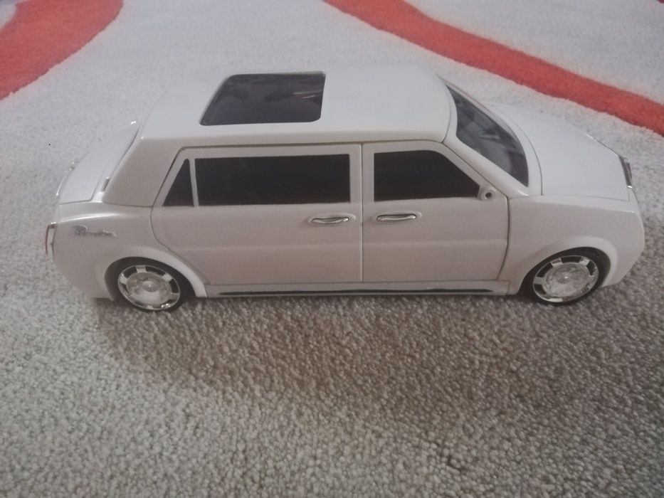 Bratz Forever Diamondz limusine Branca