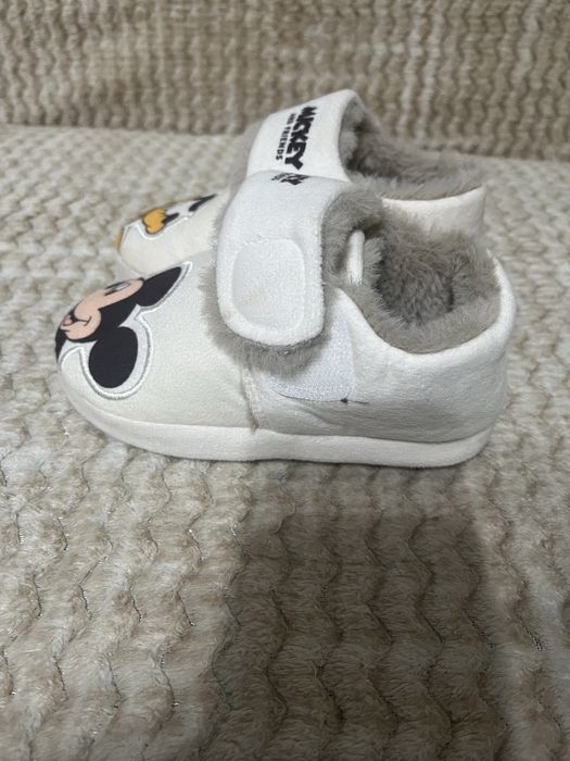 Кімнатні тепленькі тапочки для малечі